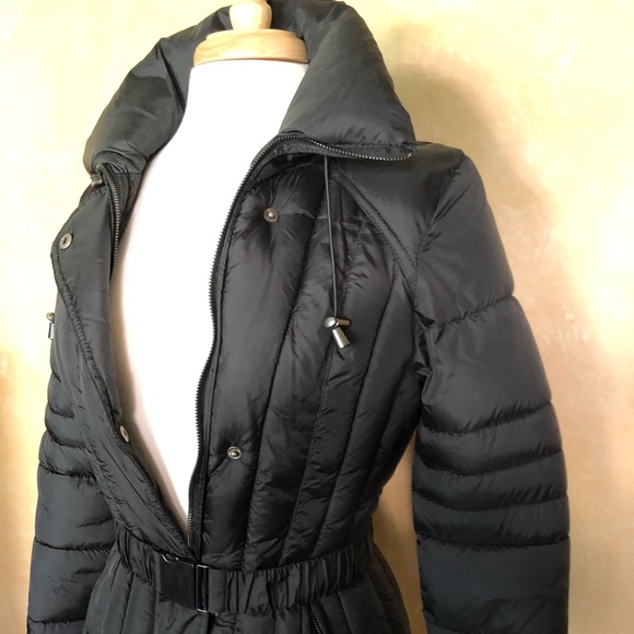 GUESS black puffer cinched belt jacket - Picture 3 of 11